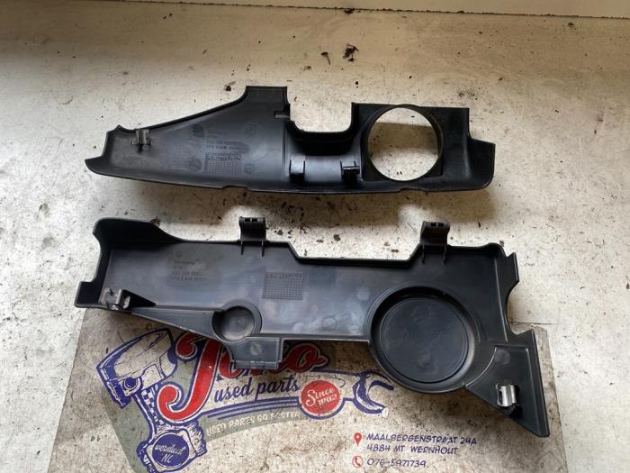 Abdeckblech Motor van een Volkswagen Touareg (7LA/7L6) 3.2 V6 24V 2003