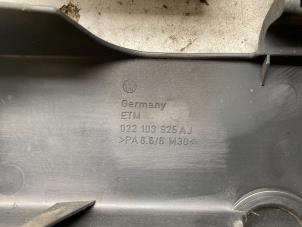 Abdeckblech Motor van een Volkswagen Touareg (7LA/7L6) 3.2 V6 24V 2003