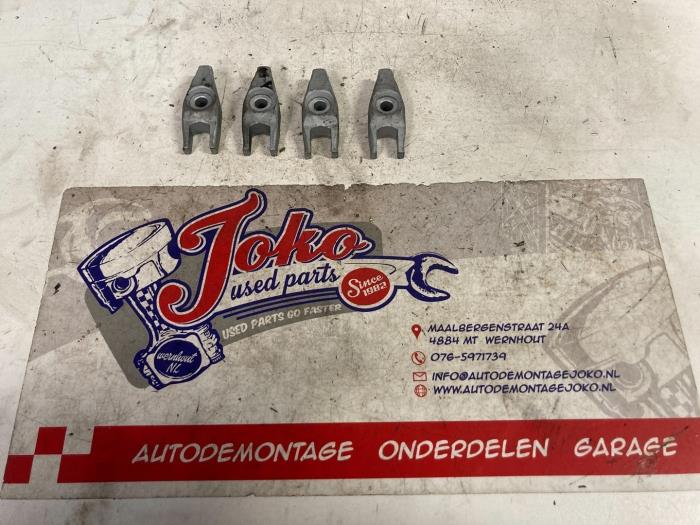 Usagé Injecteurs Opel Astra J (PC6/PD6/PE6/PF6) 1.6 CDTI 16V Prix sur demande proposé par Autodemontage Joko B.V.