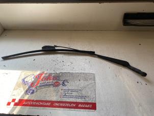 Used Front wiper arm Ford Transit Connect 1.8 TDCi 75 Price on request offered by Autodemontage Joko B.V.