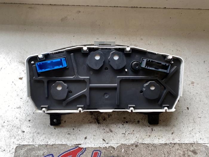 Instrument panel from a Ford Transit Connect 1.8 TDCi 75 2010