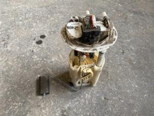 Usados Bomba eléctrica de combustible Peugeot 206 CC (2D) 1.6 16V Precio de solicitud ofrecido por Autodemontage Joko B.V.
