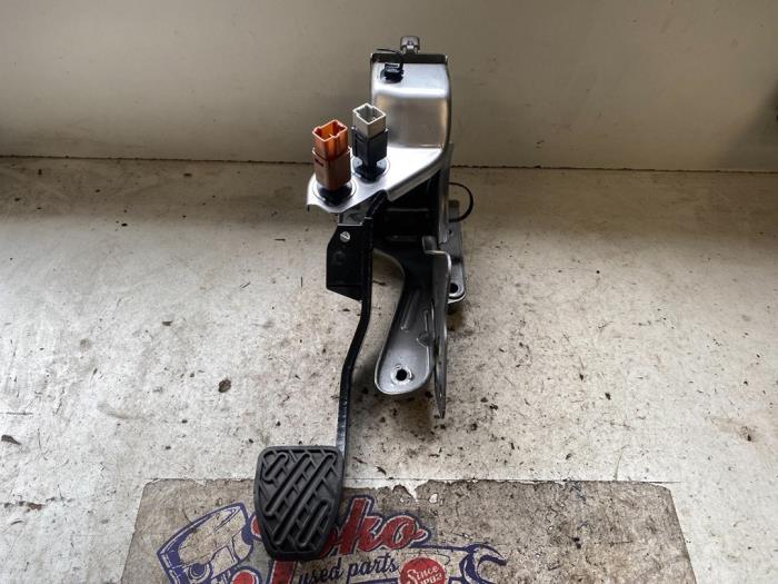 Używane Pedal hamulca Nissan Juke (F15) 1.2 DIG-T 16V Cena na żądanie oferowane przez Autodemontage Joko B.V.