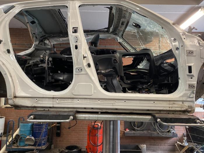 Używane Próg prawy Nissan Juke (F15) 1.2 DIG-T 16V Cena na żądanie oferowane przez Autodemontage Joko B.V.