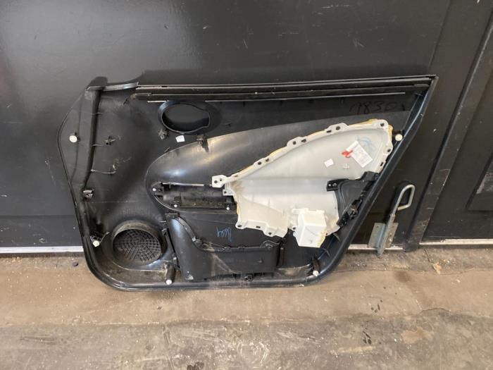 Revêtement portière 4portes avant gauche d'un Nissan Juke (F15) 1.2 DIG-T 16V 2018