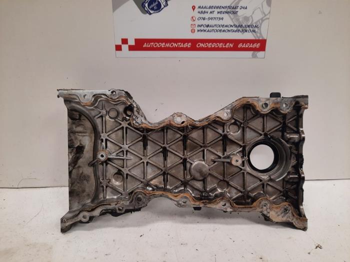Timing cover from a Daewoo Orlando (YYM/YYW) 2.0 D 16V 2012