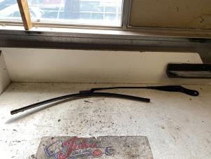 Used Front wiper arm Citroen Berlingo Multispace 1.6 HDi 90 Price on request offered by Autodemontage Joko B.V.