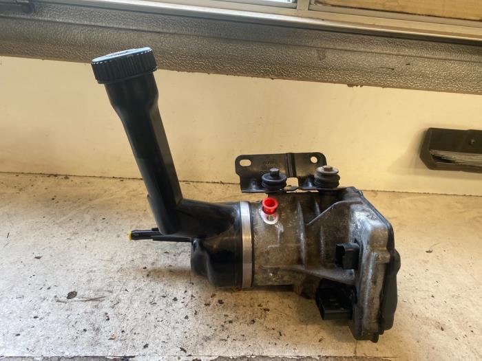 Usagé Pompe de direction Citroen Berlingo Cinqspace, Multispace 1.6 HDi 90 Prix sur demande proposé par Autodemontage Joko B.V.