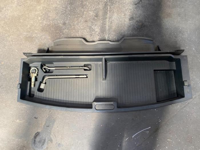 Używane Schowek Mazda 5 (CR19) 1.8i 16V Cena na żądanie oferowane przez Autodemontage Joko B.V.