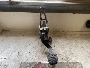 Used Clutch pedal Toyota Yaris II (P9) 1.0 12V VVT-i Price on request offered by Autodemontage Joko B.V.
