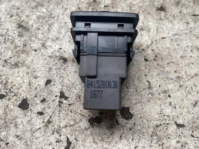 Height control switch Toyota Yaris II 1.0 12V VVT-i - 841520D030
