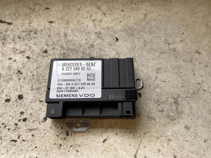 Electric fuel module from a Mercedes-Benz C (W204) 1.8 C-200K 16V 2007