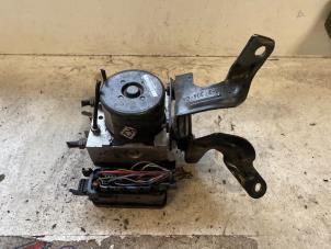 Used ABS pump Ford Fiesta 6 (JA8) 1.6 TDCi 16V 95 Price on request offered by Autodemontage Joko B.V.