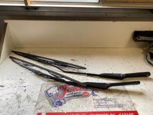 Used Front wiper arm Citroen Berlingo 2.0 HDi Price on request offered by Autodemontage Joko B.V.