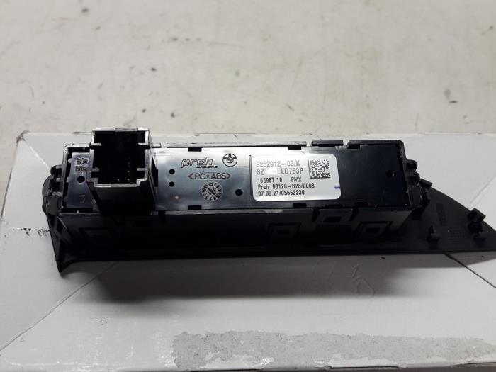 Switch (miscellaneous) from a BMW 4 serie Gran Coupe (F36) 420i 2.0 TwinPower Turbo 16V 2019