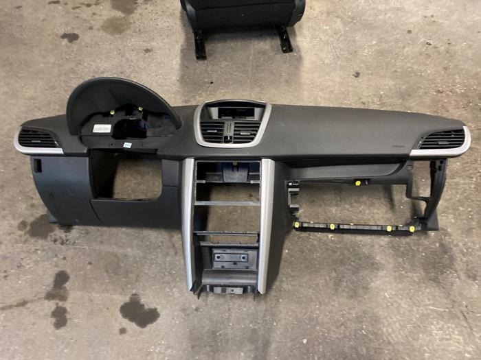 Używane Panel Peugeot 207/207+ (WA/WC/WM) 1.6 16V VTRi Cena na żądanie oferowane przez Autodemontage Joko B.V.