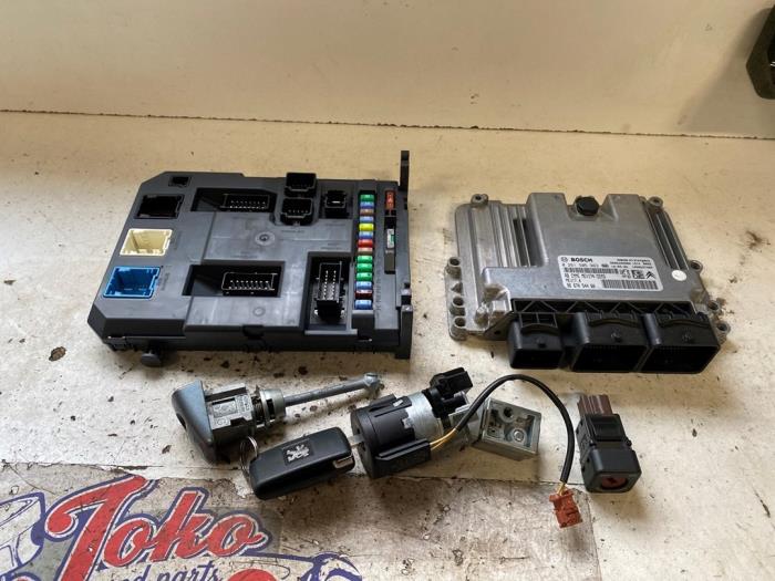 Used Engine management computer Peugeot 207/207+ (WA/WC/WM) 1.6 16V VTRi Price on request offered by Autodemontage Joko B.V.