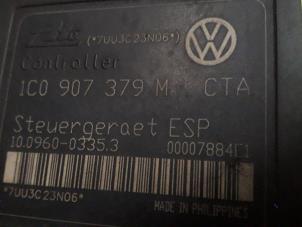 ABS Computer from a Volkswagen Golf IV (1J1) 1.6 FSI 16V 2003