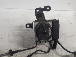 ABS Computer from a Volkswagen Golf IV (1J1) 1.6 FSI 16V 2003