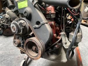 Motor van een Volvo 360 2.0 GLT,GLEi 1987