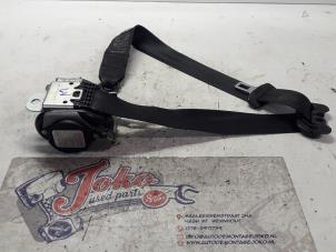 Used Seatbelt tensioner, left Volkswagen Polo IV (9N1/2/3) 1.2 Price on request offered by Autodemontage Joko B.V.