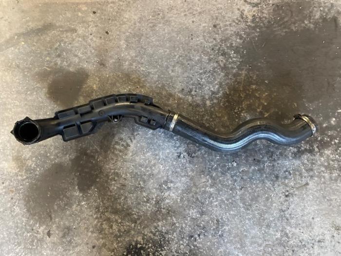 Gebrauchte Intercooler Rohr Opel Movano (4A1; 4A2; 4B2; 4B3; 4C2; 4C3) 2.5 CDTI 16V DPF Preis auf Anfrage angeboten von Autodemontage Joko B.V.