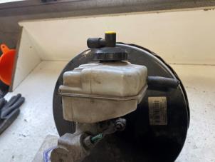 Used Brake fluid reservoir Opel Movano (4A1; 4A2; 4B2; 4B3; 4C2; 4C3) 2.5 CDTI 16V DPF Price on request offered by Autodemontage Joko B.V.