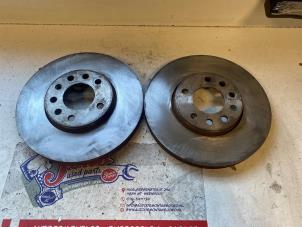 Used Front brake disc Opel Astra H (L48) 1.7 CDTi 16V Price on request offered by Autodemontage Joko B.V.