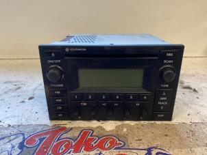 Used Radio CD player Volkswagen Passat (3B3) 1.9 TDI 130 Price on request offered by Autodemontage Joko B.V.