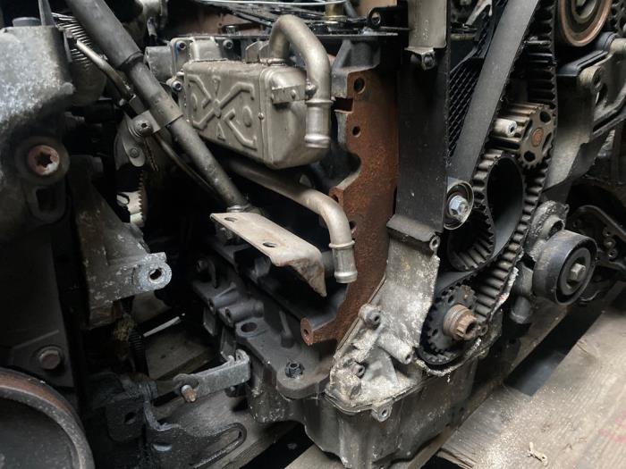 Engine crankcase from a Volkswagen Polo V (6R) 1.6 TDI 16V 90 2010