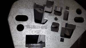 Używane Mechanizm szyby lewej przedniej wersja 4-drzwiowa Ford Escort Cena na żądanie oferowane przez Autodemontage Joko B.V.
