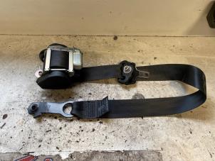 Used Front seatbelt, right Nissan Qashqai (J10) 2.0 16V Price on request offered by Autodemontage Joko B.V.