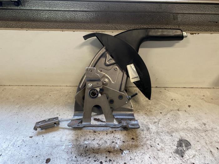 Gebrauchte Handbremse Mechanik Nissan Qashqai (J10) 2.0 16V Preis auf Anfrage angeboten von Autodemontage Joko B.V.