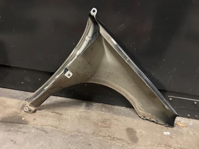 Front wing, left from a Mercedes-Benz B (W245,242) 2.0 B-180 CDI 16V 2007
