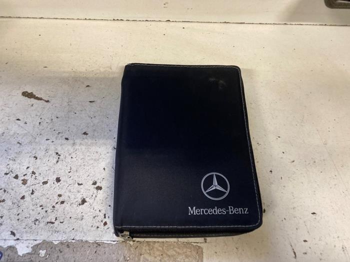 Instrucciones(varios) de un Mercedes-Benz B (W245,242) 2.0 B-180 CDI 16V 2007