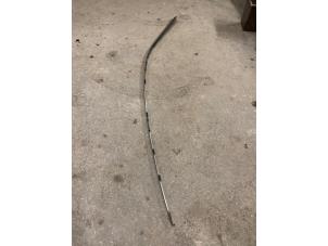 Used Roof strip, left Mercedes B (W245,242) 2.0 B-180 CDI 16V Price on request offered by Autodemontage Joko B.V.