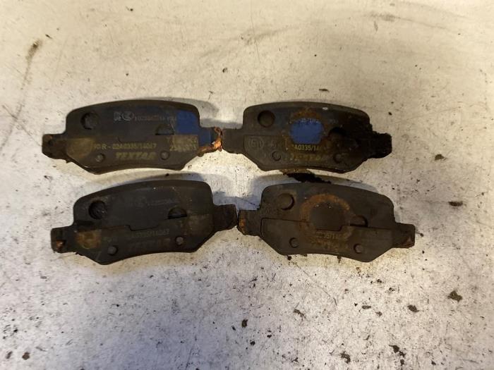 thumbnail image 2 of Bosch Mercedes-Benz A-Class W169 B-Class W245 Rear Brake Pad Set – Semi-Metallic, 4 Pads 2 of 2
