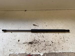 Used Rear gas strut, right BMW 1 serie (F20) 114i 1.6 16V Price on request offered by Autodemontage Joko B.V.