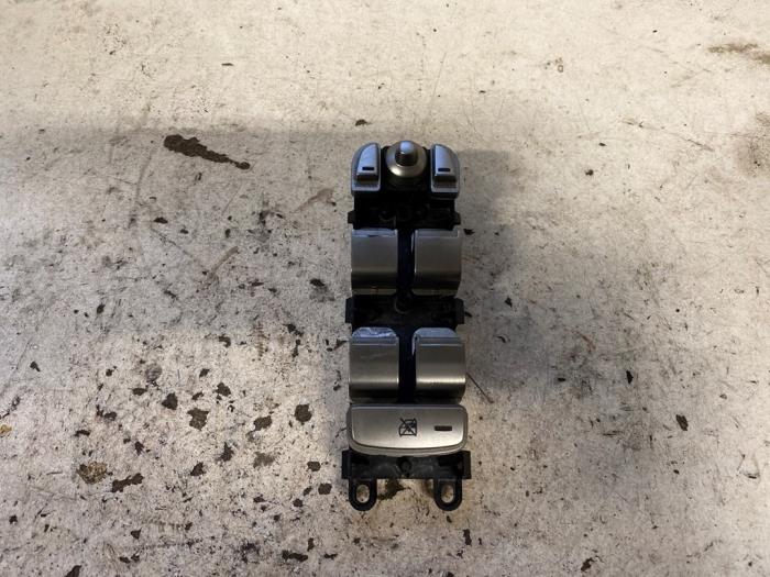 Usados Interruptor de ventanilla eléctrica Jaguar XF (CC9) 2.7 D V6 24V Precio de solicitud ofrecido por Autodemontage Joko B.V.