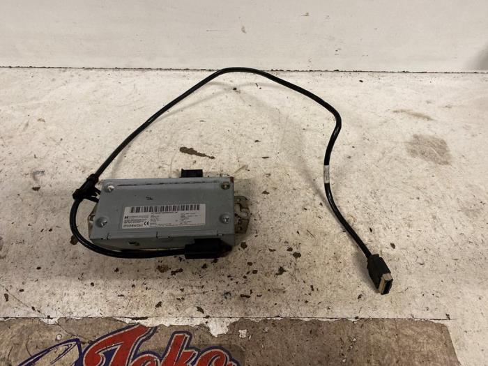 Używane Modul USB Jaguar XF (CC9) 2.7 D V6 24V Cena na żądanie oferowane przez Autodemontage Joko B.V.