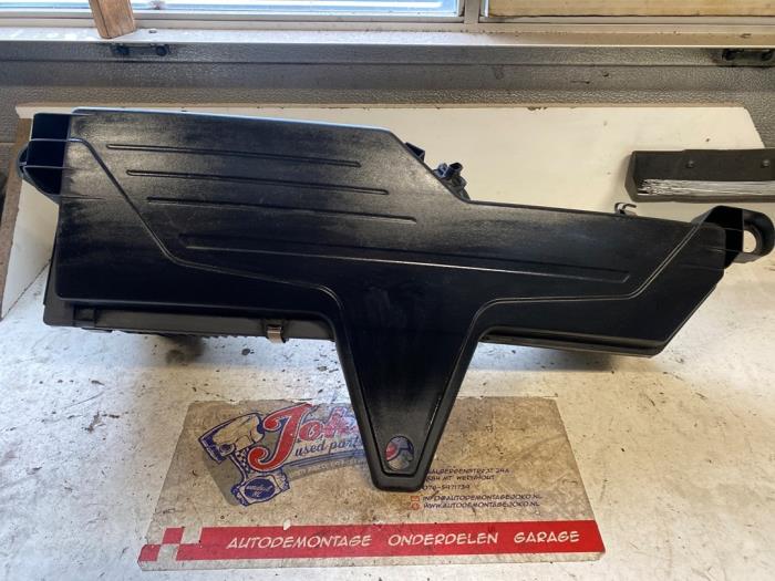 Begagnade Luftfilterhus BMW 1 serie (F20) 118d 2.0 16V Pris på förfrågan erbjuds av Autodemontage Joko B.V.