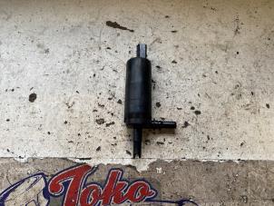 Used Headlight washer pump BMW 1 serie (F20) 118d 2.0 16V Price on request offered by Autodemontage Joko B.V.