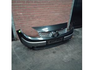Used Front bumper Renault Scénic II (JM) 1.5 dCi 80 Price on request offered by Autodemontage Joko B.V.