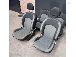 Używane Fotel prawy Peugeot 206 (2A/C/H/J/S) 1.4 XR,XS,XT,Gentry Cena na żądanie oferowane przez Autodemontage Joko B.V.
