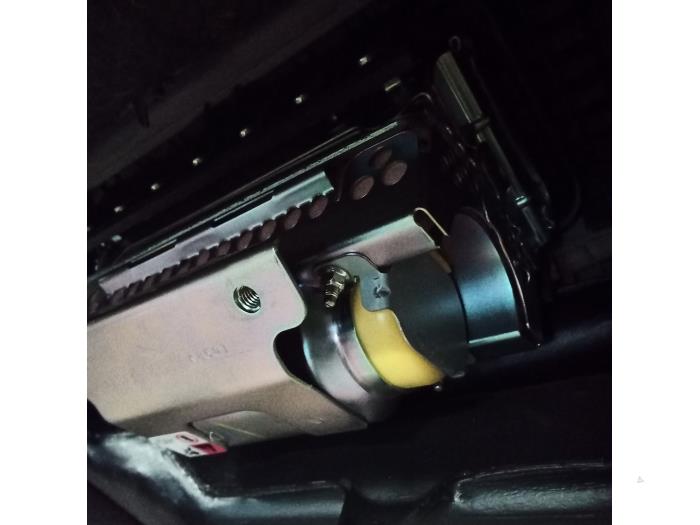 Poduszka powietrzna prawa (deska rozdzielcza) z Nissan Patrol GR (Y61) 3.0 GR Di Turbo 16V 2003