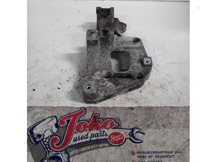 Gebrauchte Dynamostütze unten Volkswagen Jetta III (1K2) 1.6 Preis auf Anfrage angeboten von Autodemontage Joko B.V.