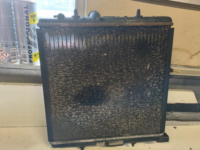Used Radiator Peugeot 206 (2A/C/H/J/S) 1.1 XN,XR Price on request offered by Autodemontage Joko B.V.