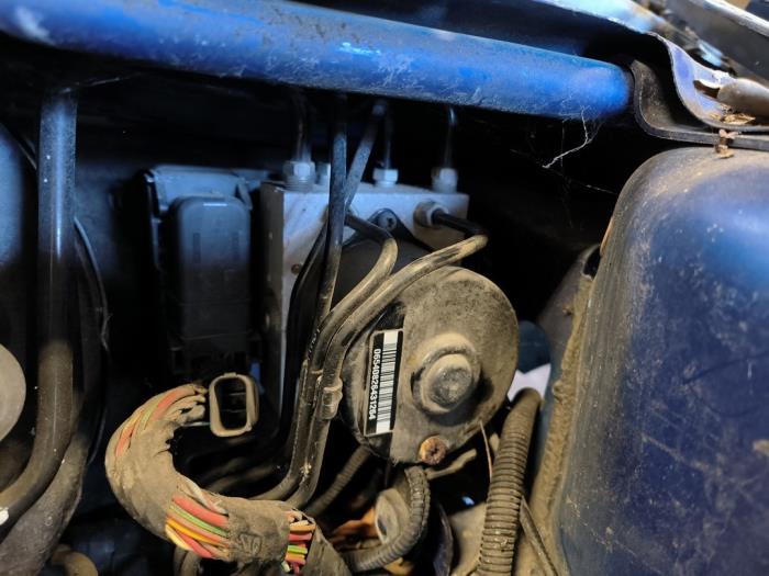 Używane Pompa ABS Volvo V50 (MW) 2.4i 20V Cena na żądanie oferowane przez Autodemontage Joko B.V.