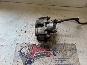 Used Front brake calliper, left Daihatsu Terios (J2) 1.5 16V DVVT 4x2 Euro 4 Price on request offered by Autodemontage Joko B.V.