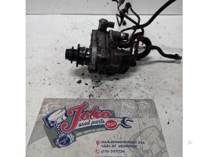 Used Mechanical fuel pump Toyota Hilux VI 2.4 D 16V 4WD Price on request offered by Autodemontage Joko B.V.
